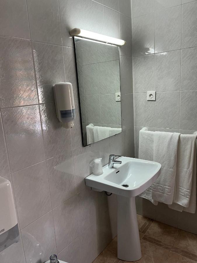 Hostal Барбате Екстер'єр фото